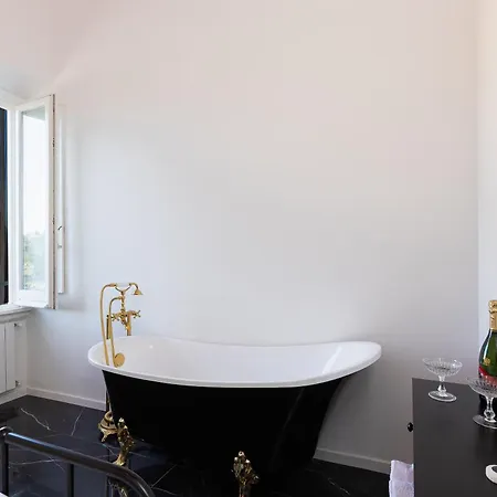 Colosseo View Atmosphere By In Apartman